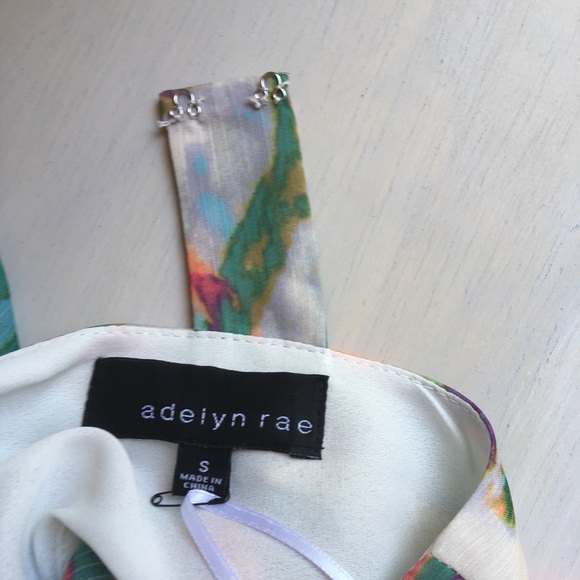 New Adelynrae floral romper.Never worn. - Picture 4 of 4